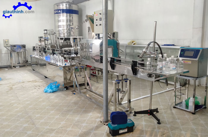 dây chuyền chiết rót chai rượu