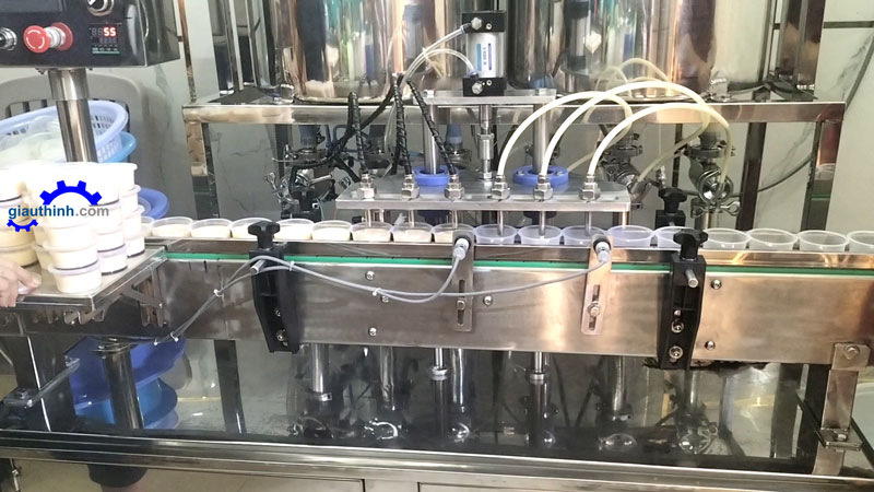 máy chiết rót bánh flan