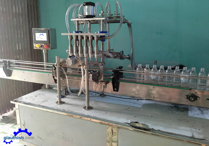 máy chiết rót chai rượu sáu vòi tự động