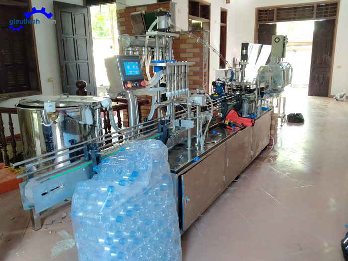 máy chiết rót nước khoáng đóng chai