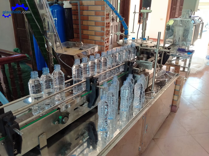 máy chiết rót nước khoáng đóng chai