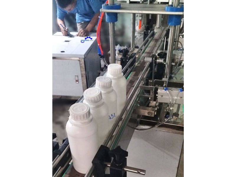 Cấu tạo và nguyên lý hoạt động của máy đóng nắp chai thủy tinh