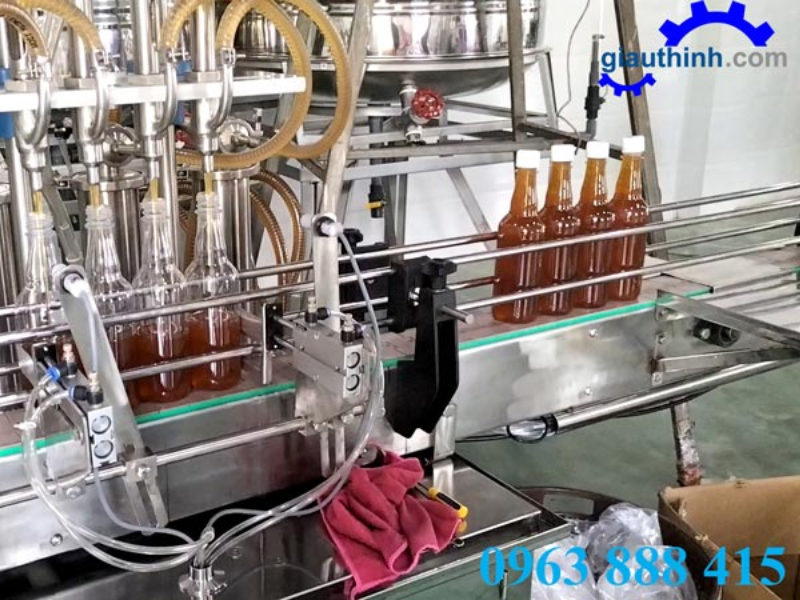 Đặc điểm nổi bật của máy chiết rót hai vòi khí nén bán tự động