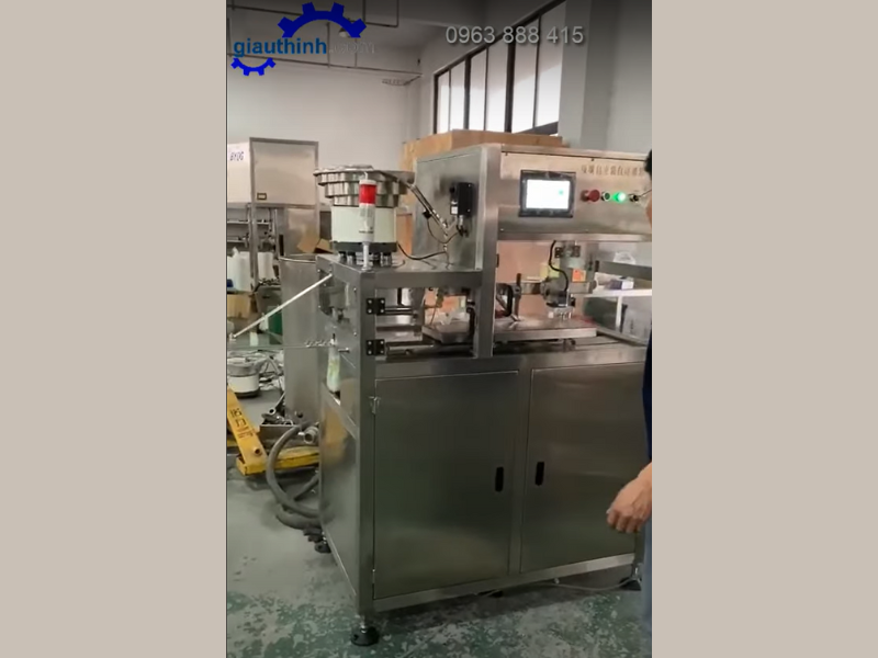 Máy chiết rót chất lỏng tự động 