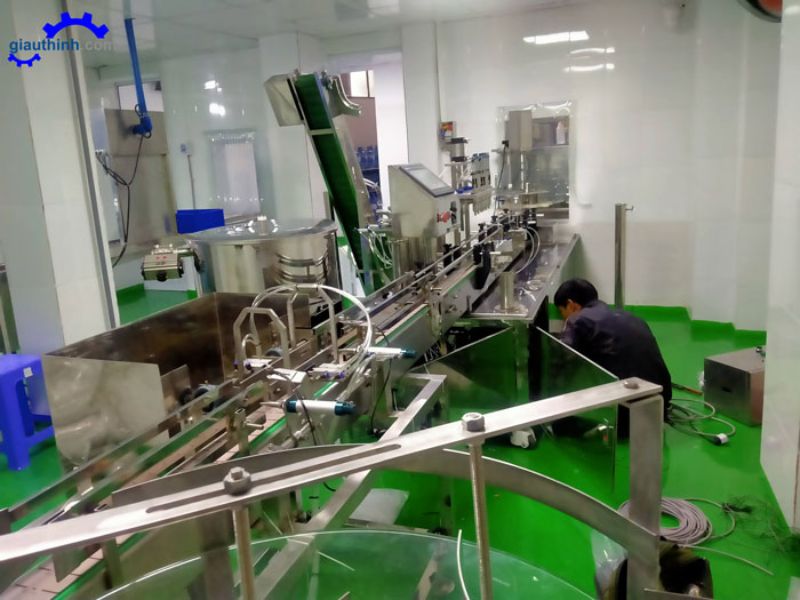 Giới thiệu về máy chiết nước tinh khiết đóng chai tự động