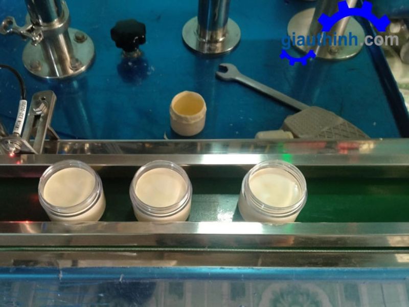 Giới thiệu về máy chiết rót mỹ phẩm Giàu Thịnh