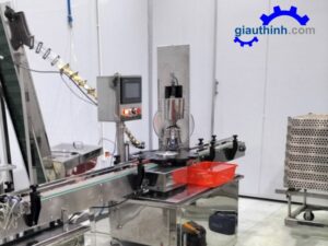 Máy đóng nắp hủ yến tự động