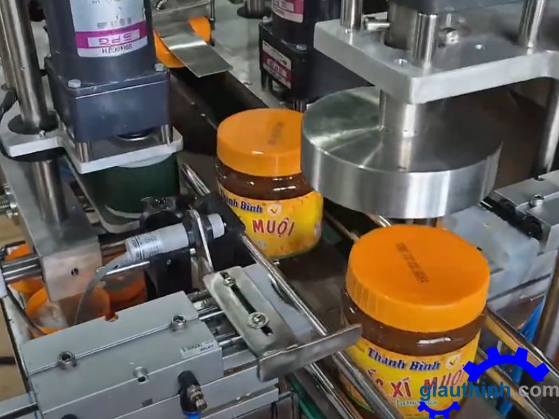 Mua máy chiết rót bốn vòi tự động ở đâu chất lượng?