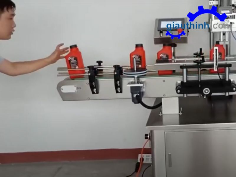 Mua máy siết nắp chai dầu nhớt ở đâu uy tín nhất?