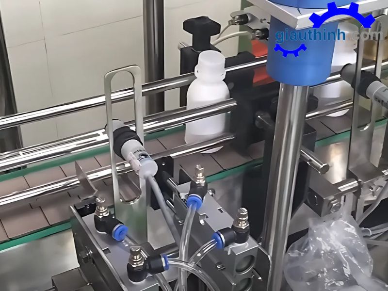 Ưu điểm nổi bật về cấu tạo máy đóng nắp chai tự động