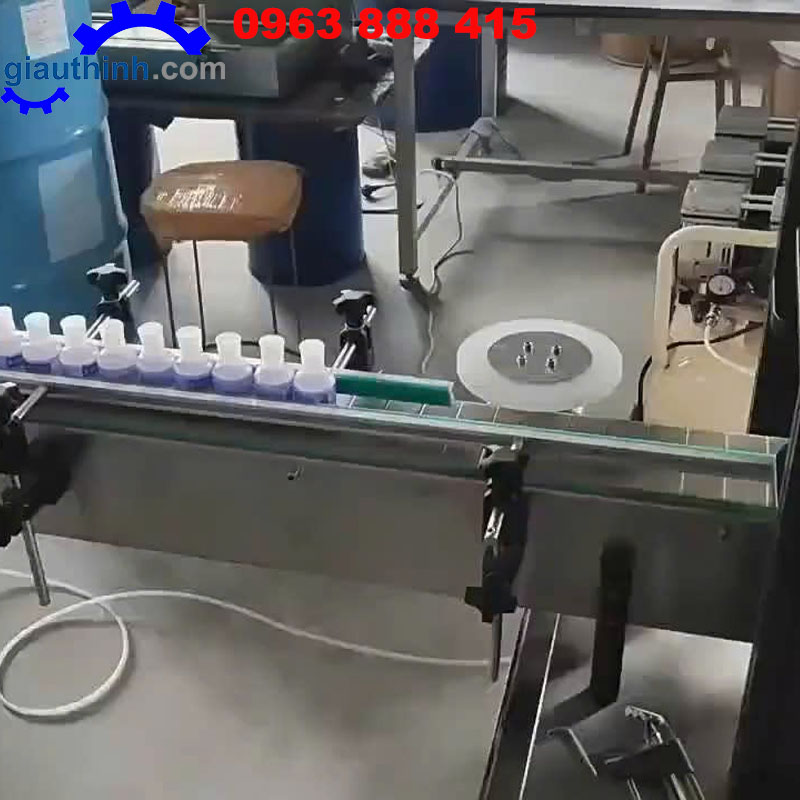 Máy đóng nắp chai tự động