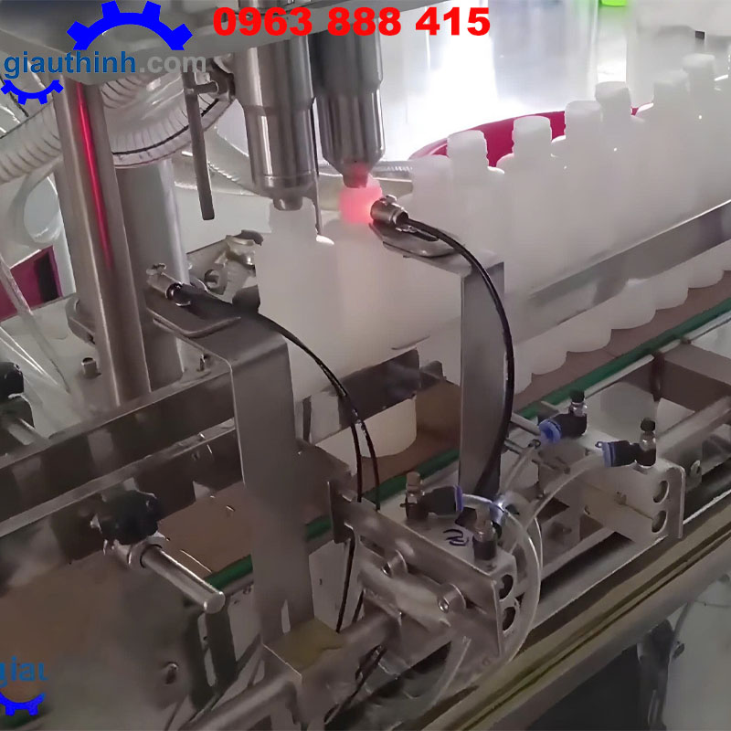 Máy chiết rót thuốc nhuộm