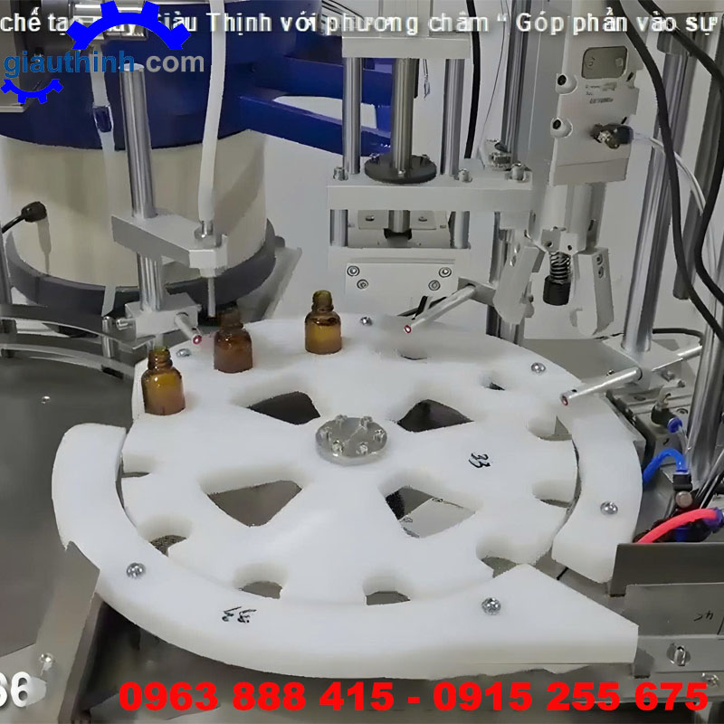 Dây chuyền chiết rót vặn nắp chai nhỏ