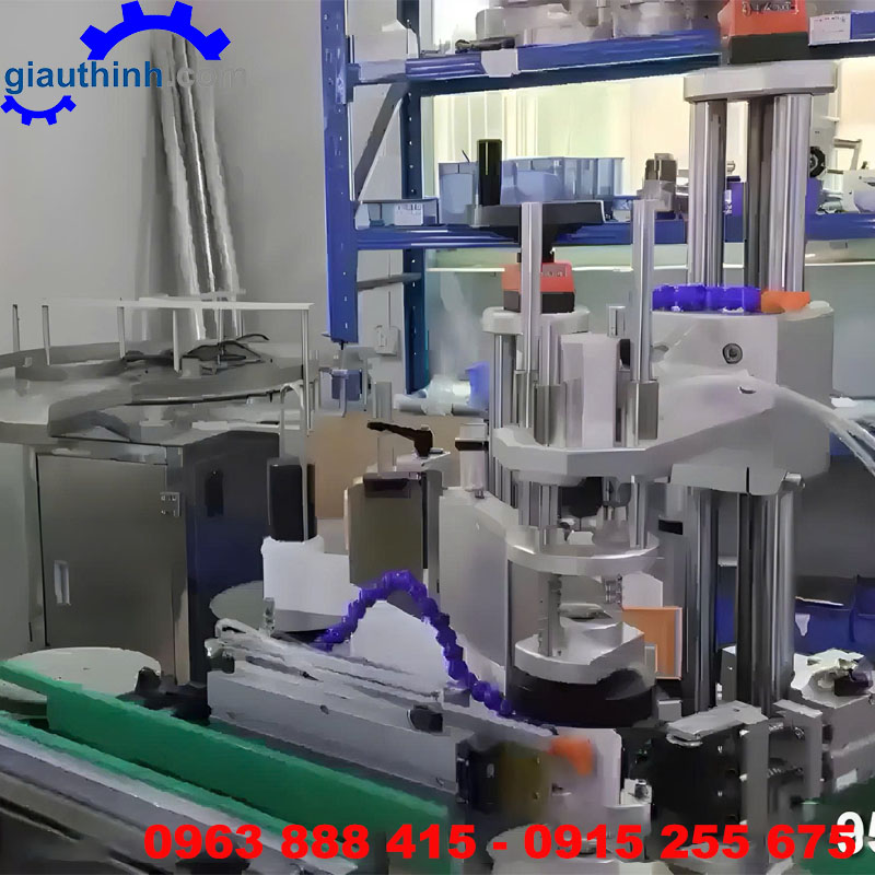 Máy dán nhãn chai lọ