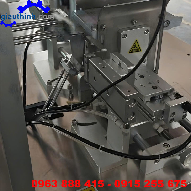 Máy gấp hộp giấy