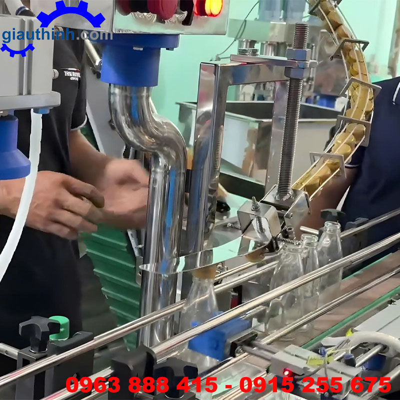 Máy cấp nắp chai