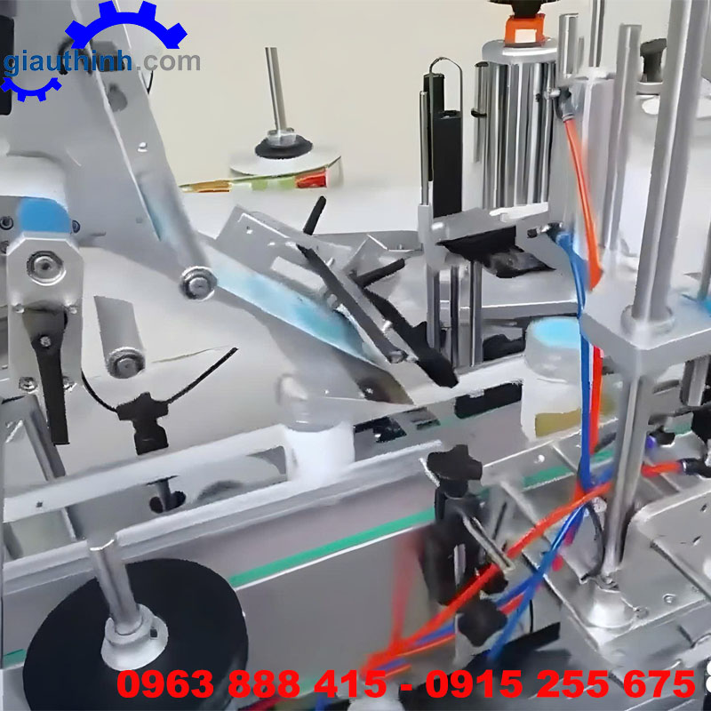 Máy dán nhãn mặt phẳng